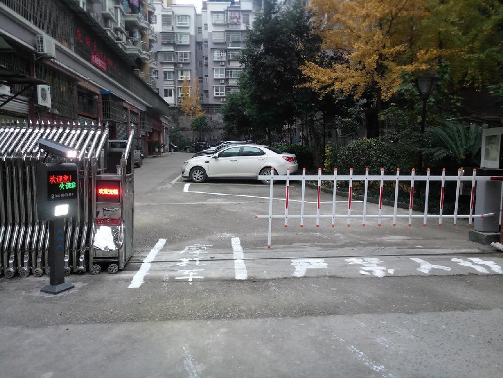 游泳池小区